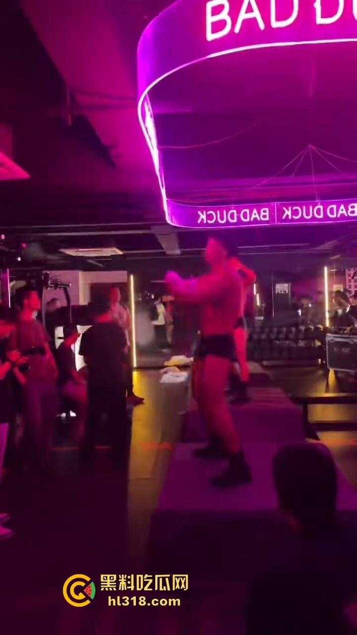 重庆江北区新开业了一家男士健身房，主打gay佬风，健身猛男教练在线指点，硬肛到底！-2