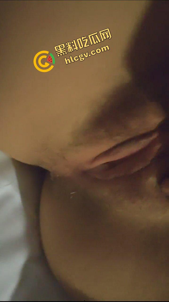 平江县职业技术学校 职高反差骚货『苑诗雨』发骚裸拍嫩乳 与男友做爱视频泄密 独家曝光流出!-9