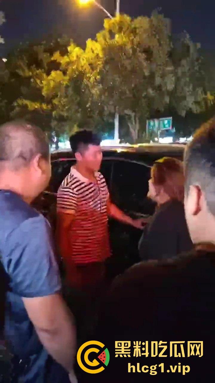 捉奸变反被捉!19岁妹子石家庄大街哭崩,十年小三梦破碎一地!-2