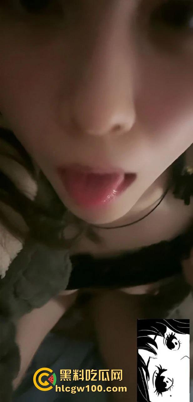 长沙女大学生【刘子玥】在线裸聊骚操作拉满，隔着屏幕伸舌头要特仑苏，奶香味从镜头溢出来特仑苏麻烦结下款！-5