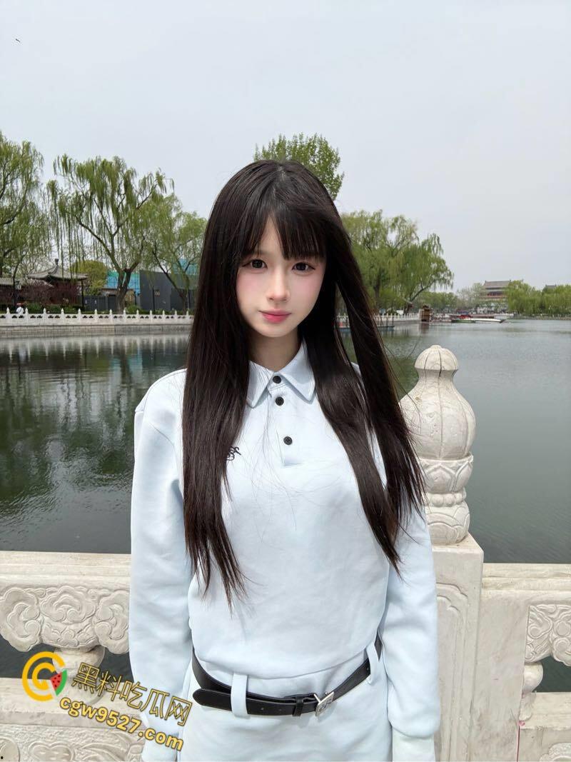 带妹妹野外钓鱼,寂寞妹妹脱衣露出,小树林里狂操妹妹骚穴,暴力打桩无套抽插内射,操的妹妹喷个不停!-1