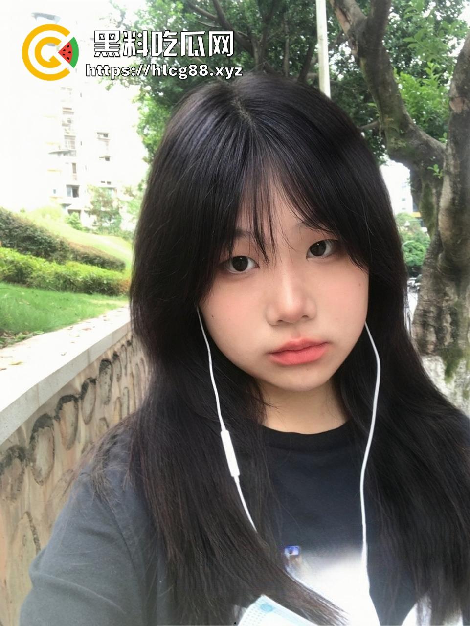 湖南长沙民政职业技术学院嫩妹【鲁毓雯】反差母狗曝光!背着男友偷操网友调教视频骚得炸裂,嫩逼贱样真骚!-1