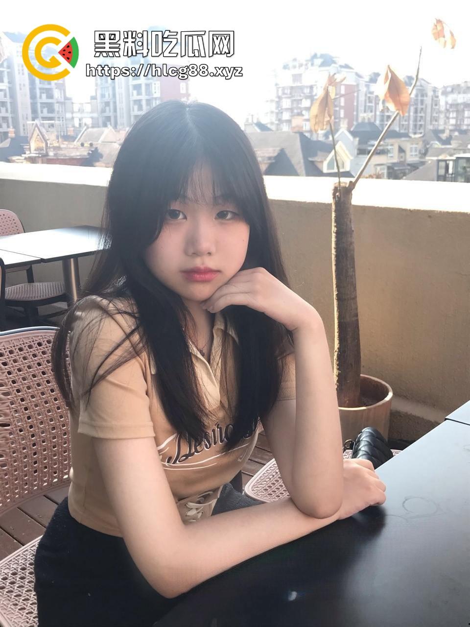 湖南长沙民政职业技术学院嫩妹【鲁毓雯】反差母狗曝光!背着男友偷操网友调教视频骚得炸裂,嫩逼贱样真骚!-2