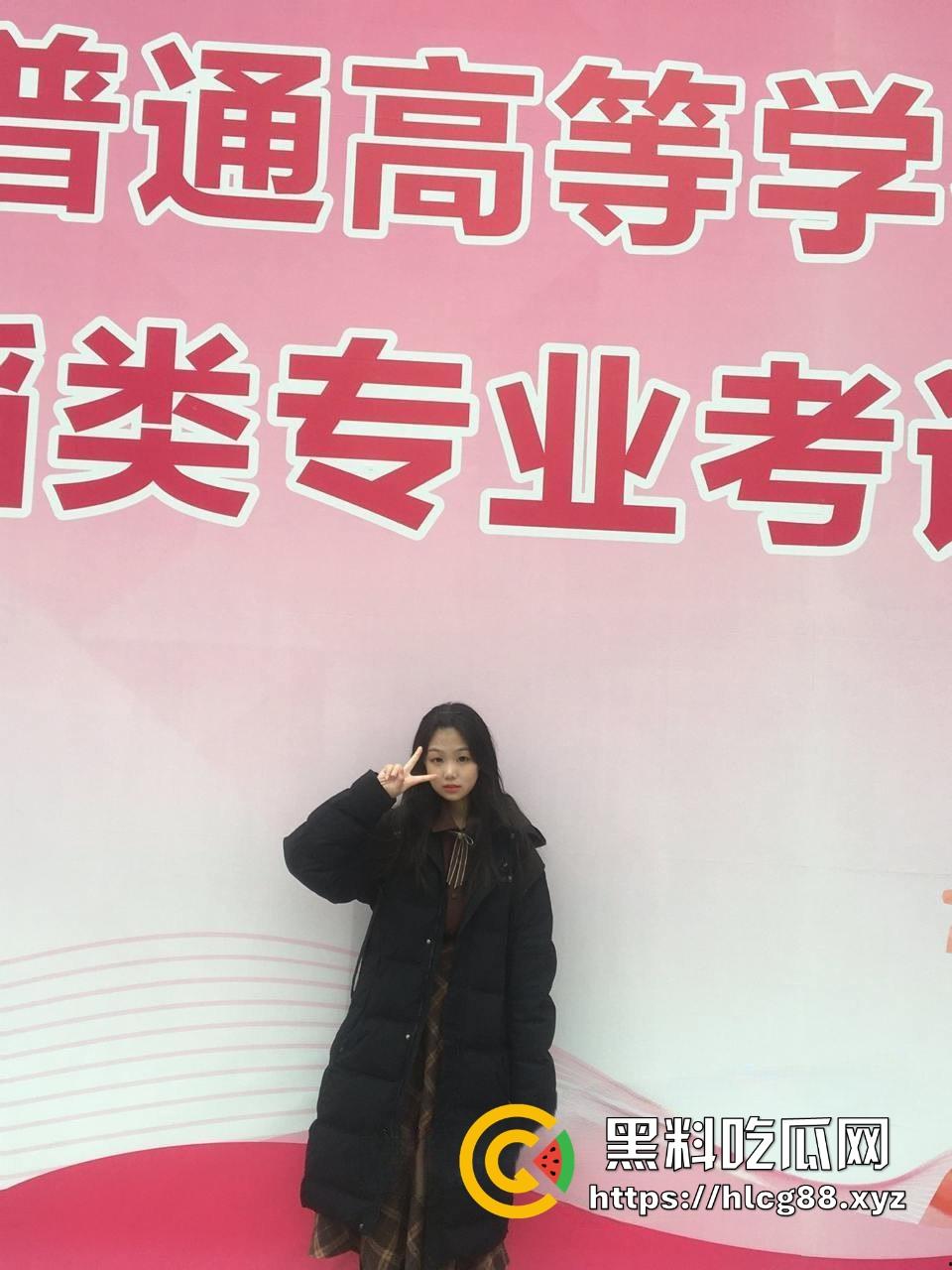 湖南长沙民政职业技术学院嫩妹【鲁毓雯】反差母狗曝光!背着男友偷操网友调教视频骚得炸裂,嫩逼贱样真骚!-3