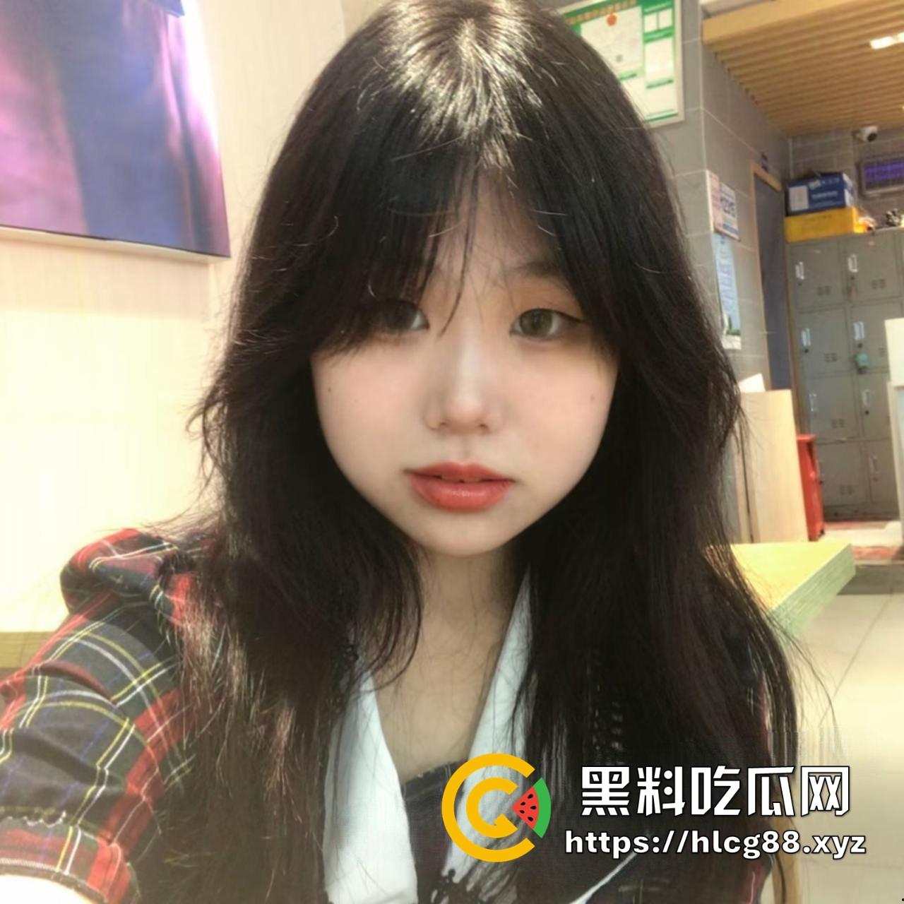 湖南长沙民政职业技术学院嫩妹【鲁毓雯】反差母狗曝光!背着男友偷操网友调教视频骚得炸裂,嫩逼贱样真骚!-4