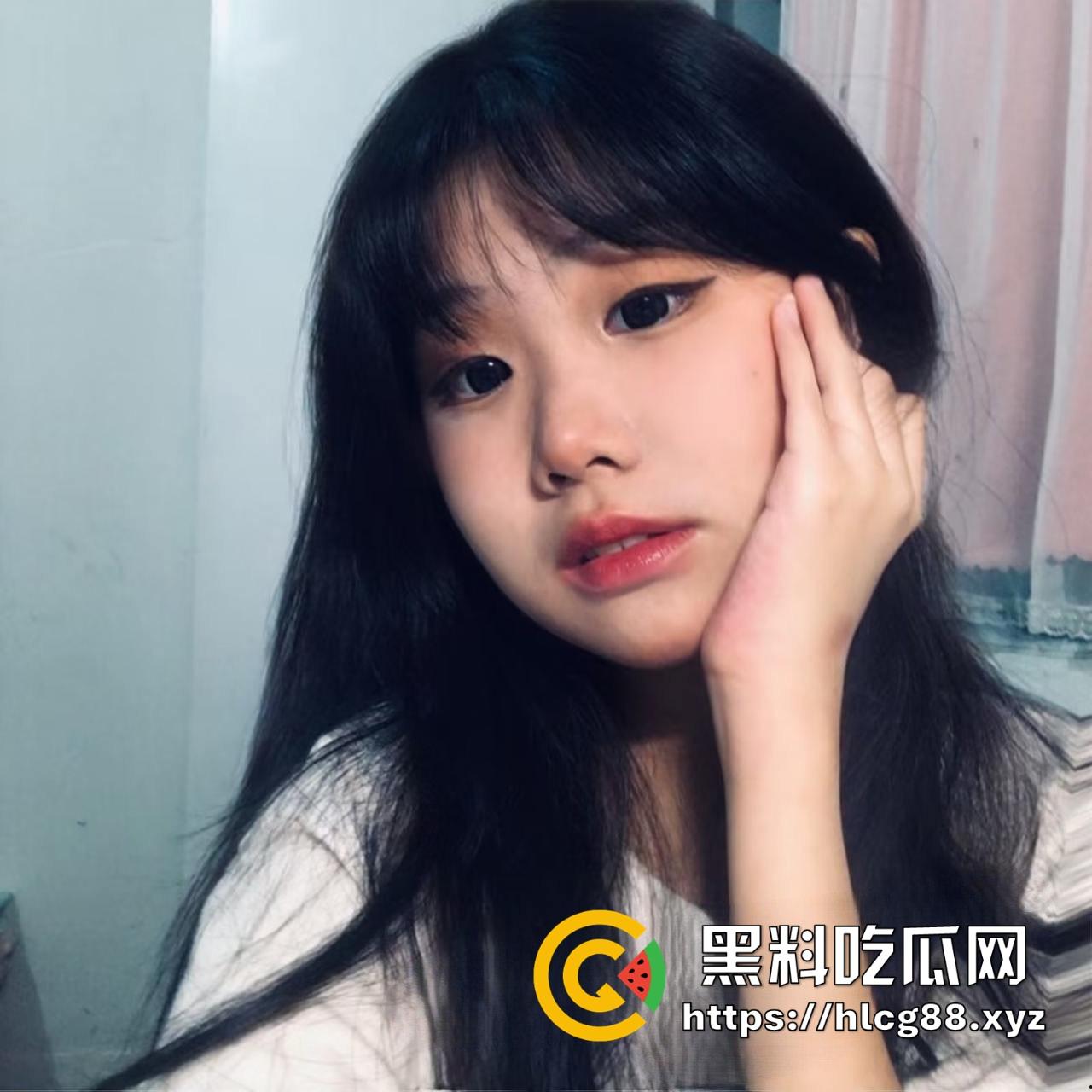 湖南长沙民政职业技术学院嫩妹【鲁毓雯】反差母狗曝光!背着男友偷操网友调教视频骚得炸裂,嫩逼贱样真骚!-5