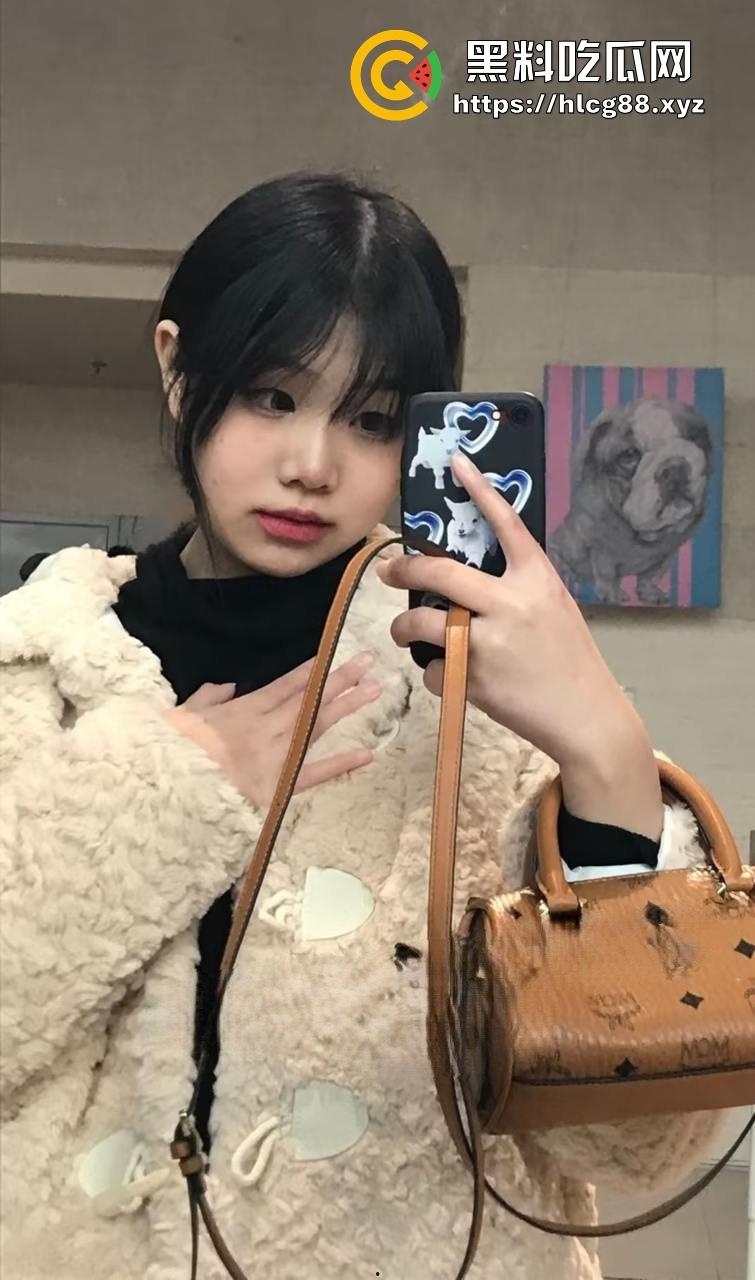 湖南长沙民政职业技术学院嫩妹【鲁毓雯】反差母狗曝光!背着男友偷操网友调教视频骚得炸裂,嫩逼贱样真骚!-6