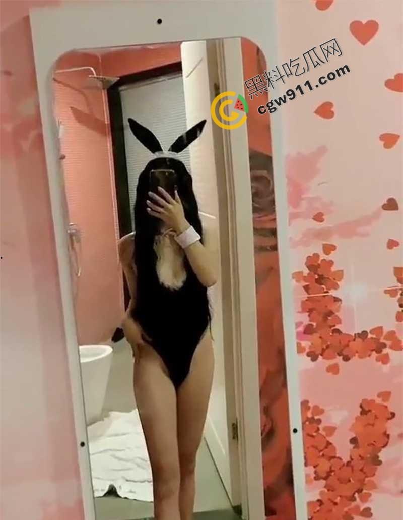 湖南人妻【赵亚娜】情趣酒店偷情视频曝光!翘臀巨乳美妇穿性感丝袜,被老公兄弟猛烈操,淫声四起-4