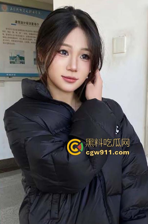 湖北建筑职业艺术学院【刘雯玮】撩起露粉嫩白虎逼,跪地求饶体育生用大鸡巴操爆的骚穴,不雅视频曝光!-1