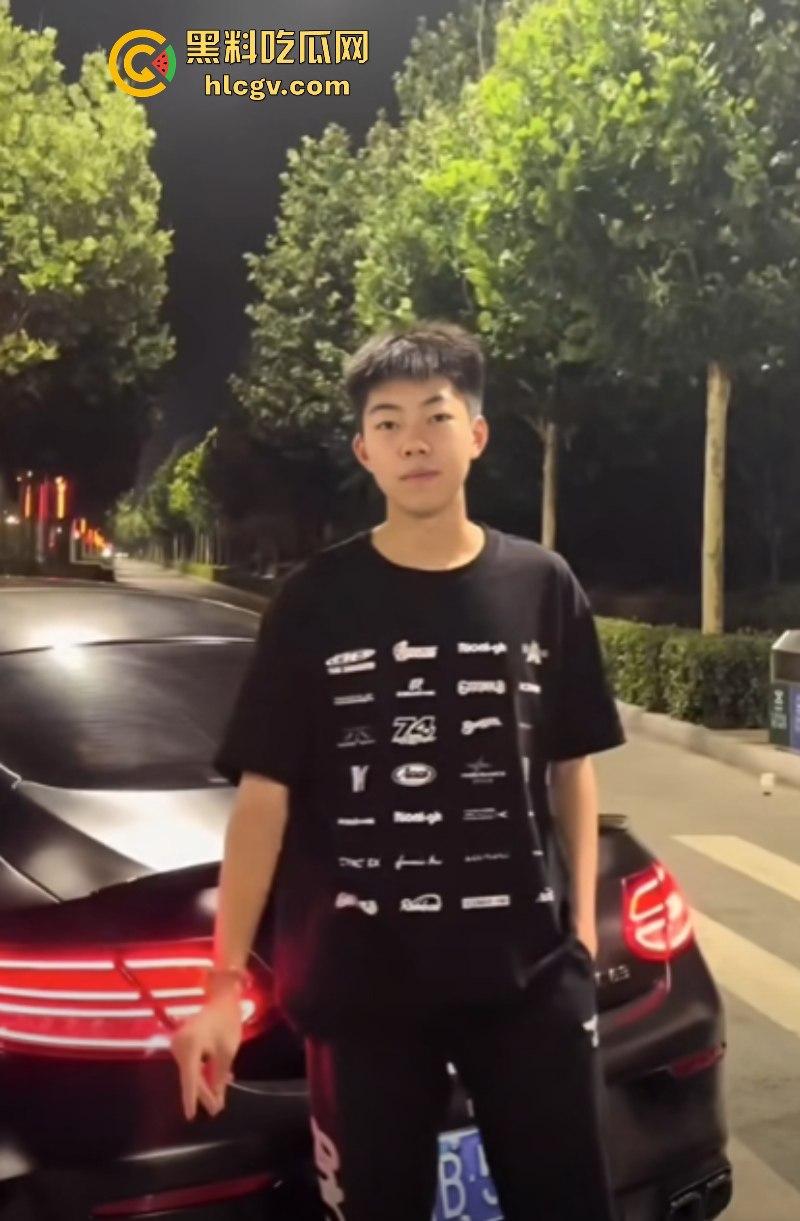 抖音忘川 44W粉丝抖音博主 真名【刘瀚阳】线下操粉群啪 00后女生视频泄露!-8