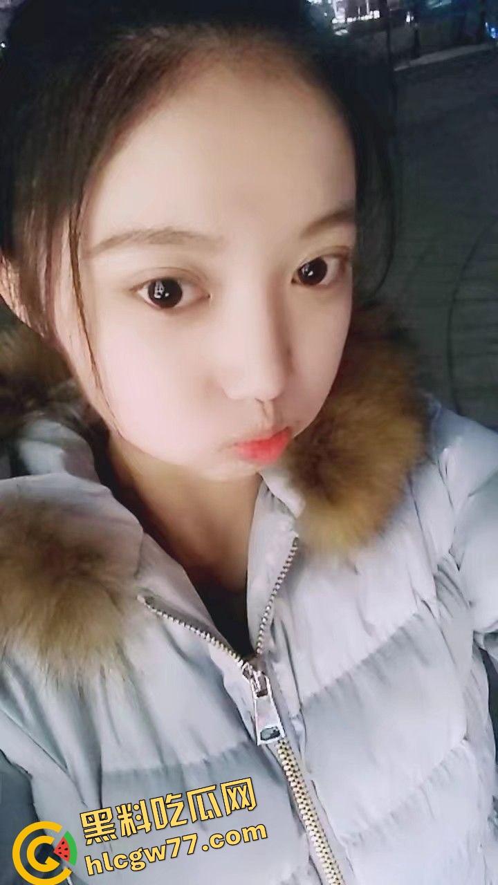 江苏镇江牙科护士『王静怡』出轨视频曝光,戴眼镜的巨乳人妻全程露脸舔蛋口爆,被中出操到骚叫成狗!-3