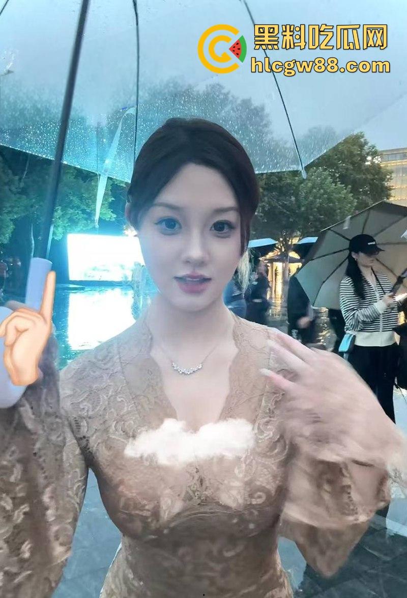 上海名媛【苏芮芮】高冷女神私下竟是金主专属肉便器,34D火辣身材跪爬求操,蜜穴被塞满!-3