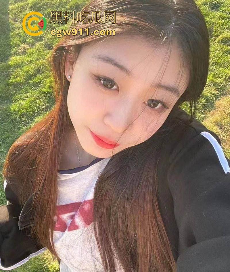 杭州工商学院骚逼反差大学生【廖霄音】蜜桃臀被炮友大屌猛干,高潮瘫软淫叫震天,纤细身材藏不住骚浪本性!-3