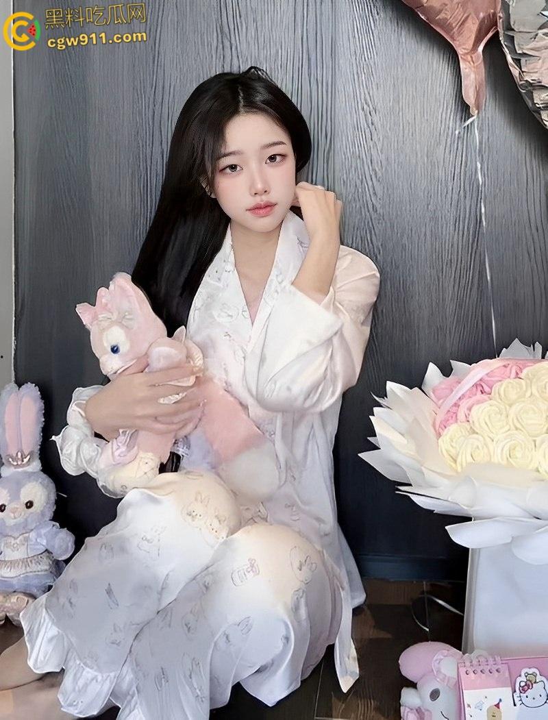 河南银行实习生【张文静】,被男友调教成淫骚母狗,情趣婚纱深喉口爆,露脸自慰SM束缚,玩法超淫!-2