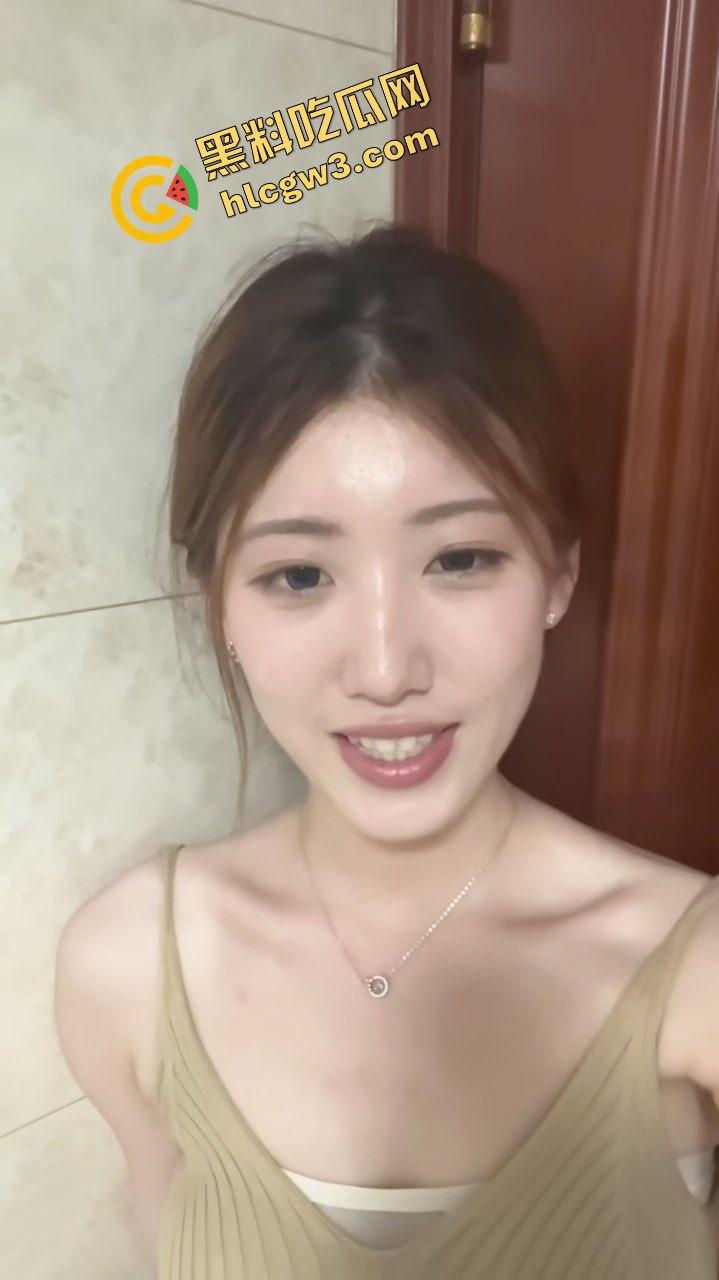 赣州幼儿师范36E豪乳反差大学妹『徐燕姿』约炮单男小哥 淫荡神情上位晃奶!原创独家曝光!-7