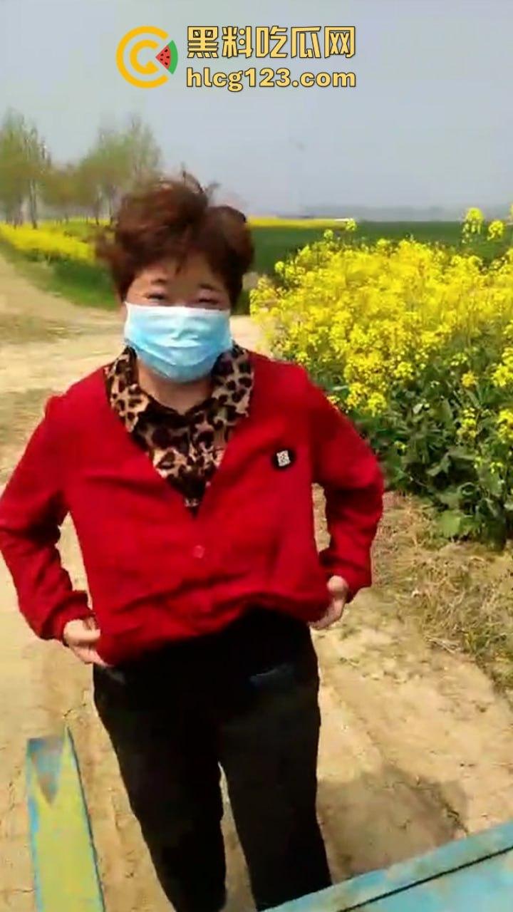 【牛逼车震】实拍六旬大爷宝刀未老 与美乳大妈三轮车上打野炮-8