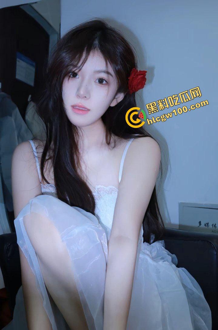 奥迪大哥社交软件上网聊大学妹【许佳】车上湿了换内裤 ,约炮而出酒店爆操嫩逼翘臀!独家原创曝光流出!-7