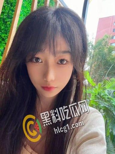 刚上大一的新生学妹 被拿下 小穴和奶子都发育的不错 特别是那诱人的奶子 床上还犹如母狗般主动！-1