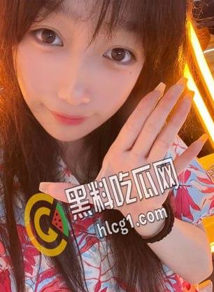 刚上大一的新生学妹 被拿下 小穴和奶子都发育的不错 特别是那诱人的奶子 床上还犹如母狗般主动！-2