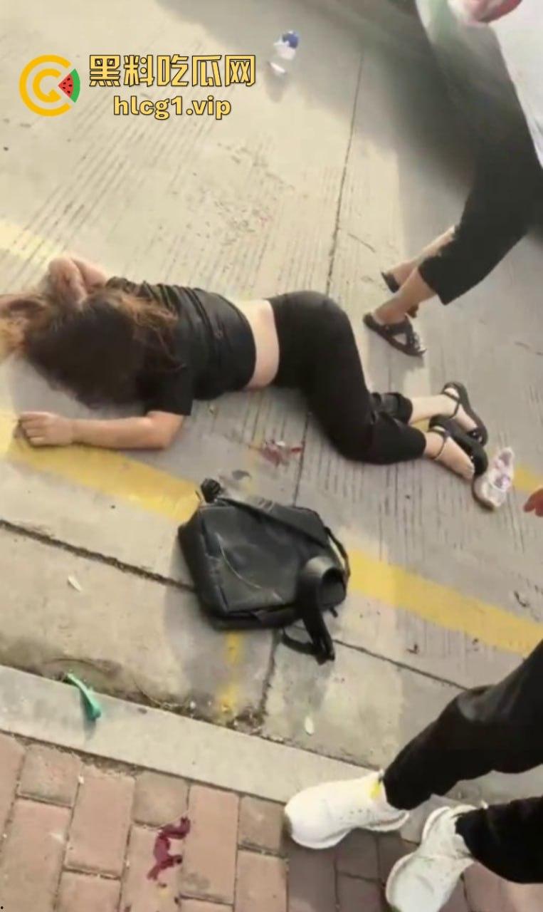 愿逝者安息 生者坚强 泰安东平学校门口发生交通事故致十余人死伤 司机被控制-10