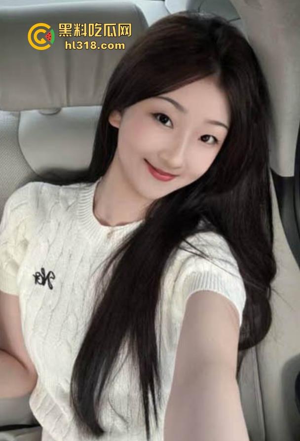 海角乱伦,侄女白丝新战衣挑逗勾引,肛塞调教情无套后入各种爆操打桩,对白极度淫荡!-1