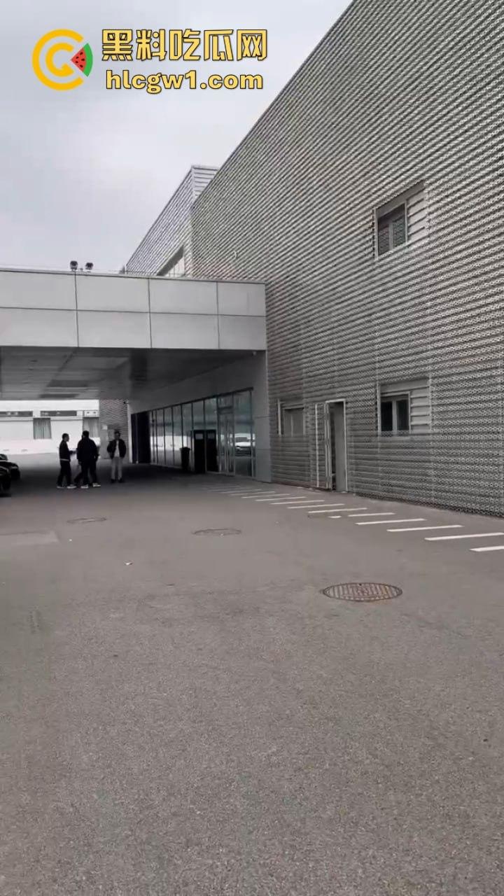 天津永濠奥达4s店关门卷款跑路 现场汽车无人问津 进口车现在这么惨吗?-4