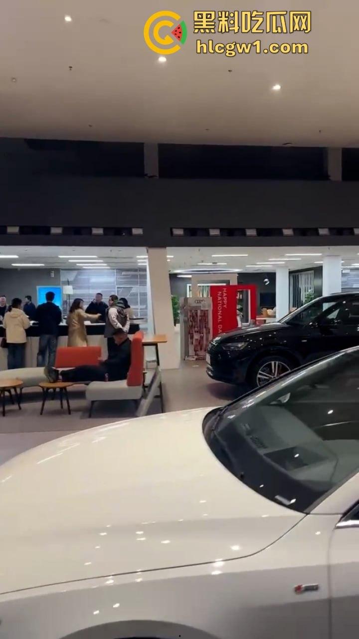 天津永濠奥达4s店关门卷款跑路 现场汽车无人问津 进口车现在这么惨吗?-7