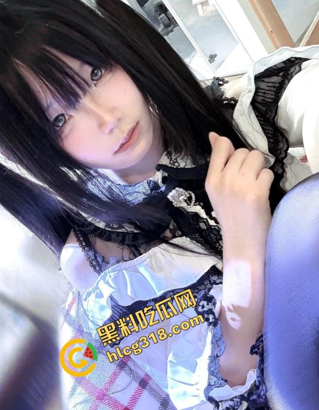 抖音『野餐兔』直播间装甜妹，推特上当炮机，一边卖逼一边装纯，割韭菜割到脸都不要了！-4