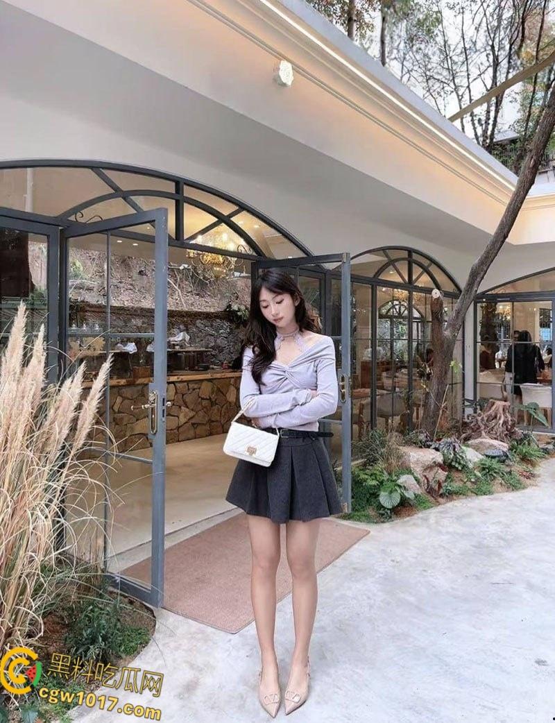 长沙高颜值女神【陈玲渝】,御姐气质极品身材,露脸口交樱桃小嘴狂吞大屌榨精,反差婊口技爆棚!-1