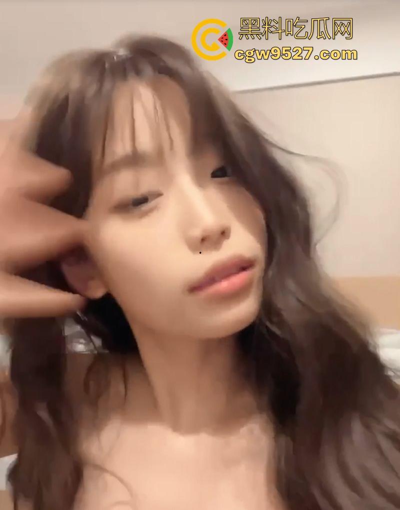 巨乳福利主播【宝儿妹妹】付费直播合集曝光,颜值和身材相当哇塞了,全程露脸玩无套花式性爱!-1