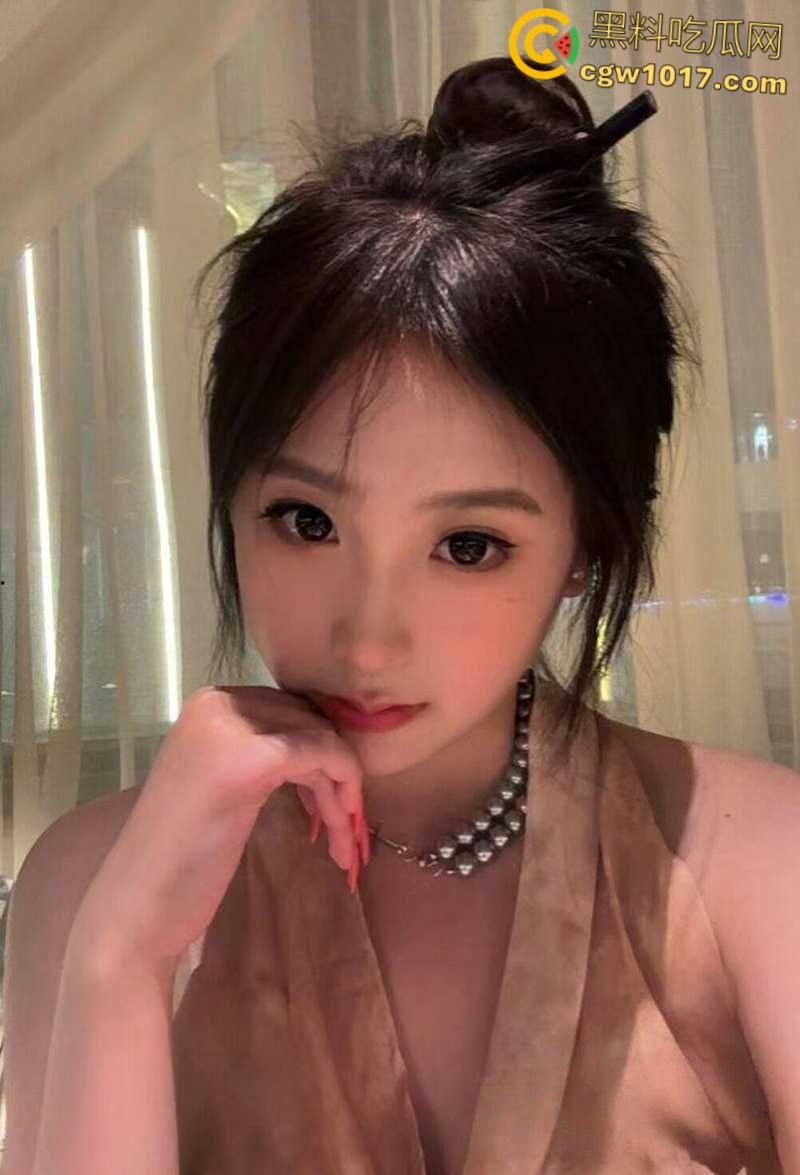 重庆小美女【王妍欣】,颜值堪比幼版杨幂,私下穿JK黑丝约炮后入,舔蛋撸管榨精,花活淫技赛东莞!-2