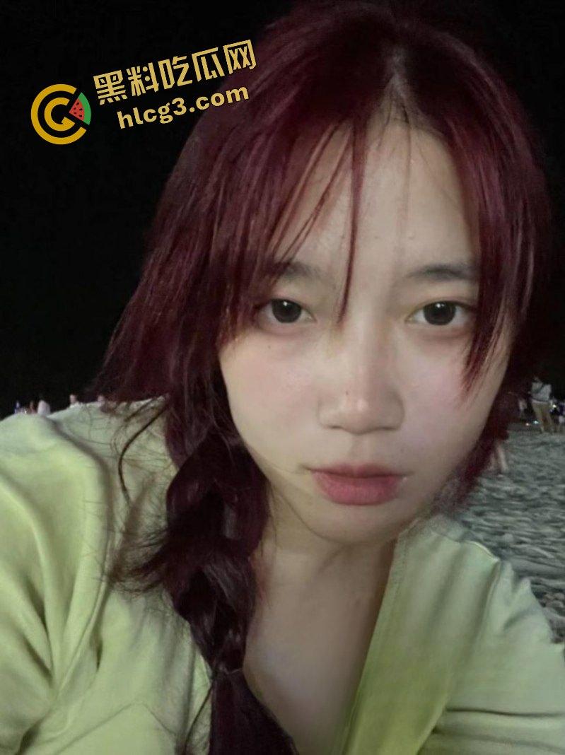 青岛理工大学反差婊『孟静萱』红发女大 被包养调教成小母狗 鞭子抽打 爬行后入 即听话又骚贱!-1