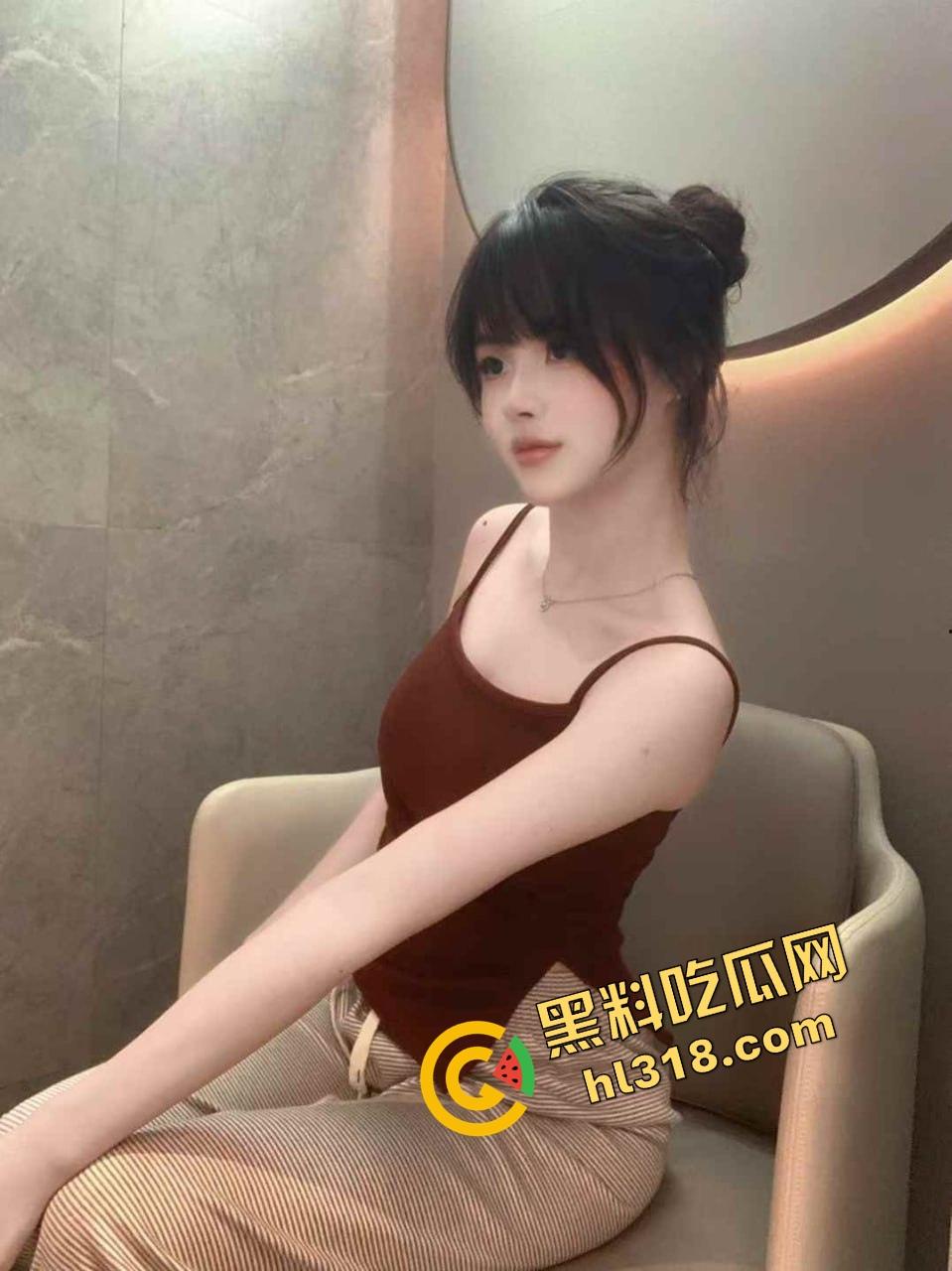 瘦逼不如肥逼爽,厚肉包夹鸡巴一发入魂,这种软嫩夹心糖日了都想哭,肥逼才是男人的快乐老家!-2