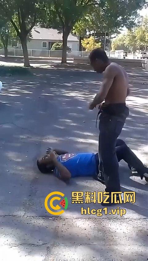 街头快打见武德！黑人小哥倒地不杀，这操作可以说很瓦坎达！-4