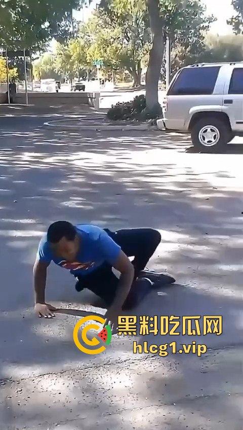 街头快打见武德！黑人小哥倒地不杀，这操作可以说很瓦坎达！-6