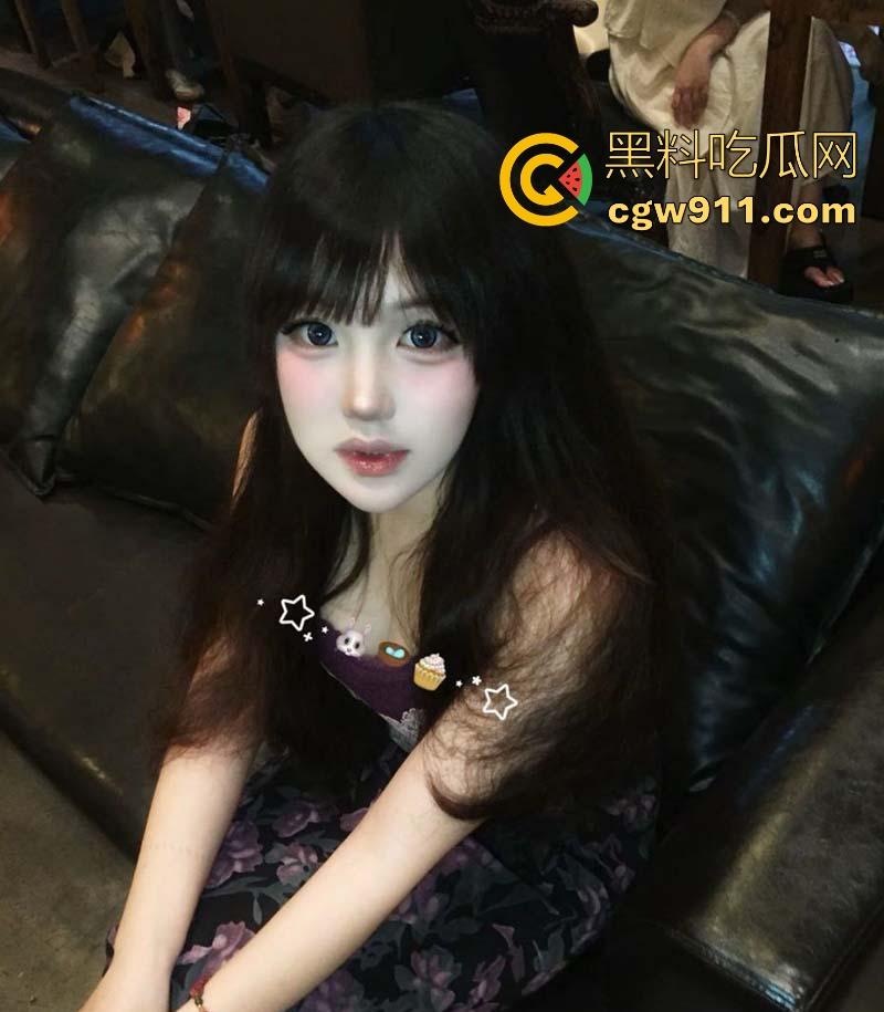 把嘴巴当逼操!湖南长沙小情侣玩转口交,各种姿势花式做爱,有b都不操就喜欢小嘴巴,妹子都跪地求饶!-3