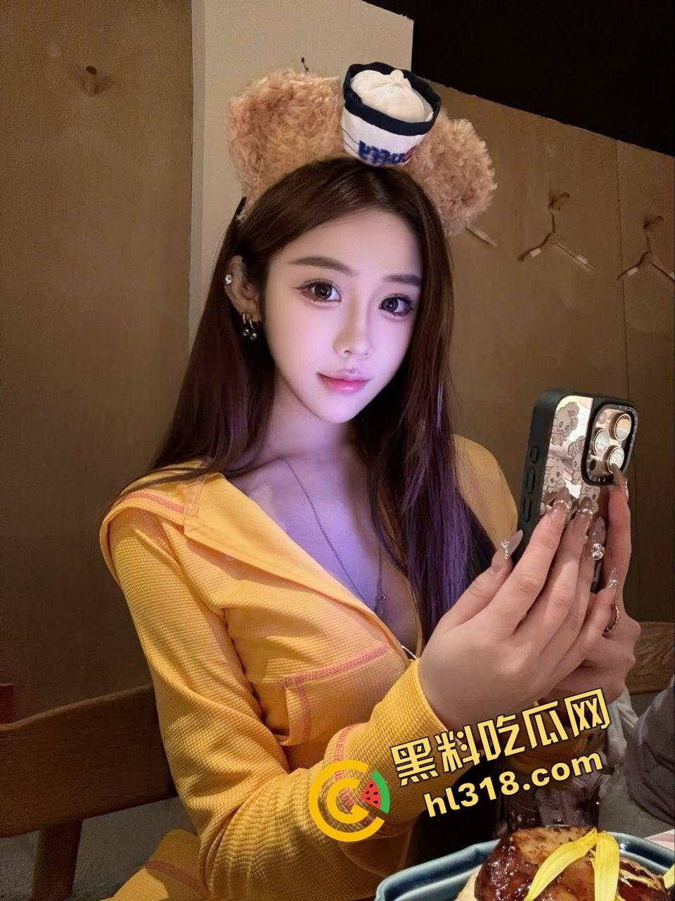 带小区的人妻野战商场地下室,边后入边提心吊胆,裤子还没穿好被物业围堵,差点被抓了个正着!-1