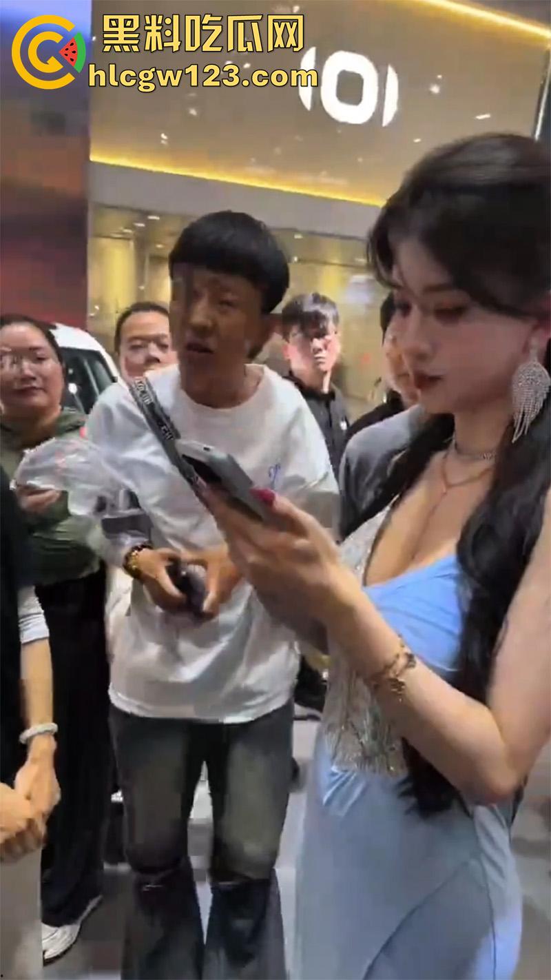 肘击猥亵袭胸大师，冒充摄影师咸猪手摸奶，结果翻车被抓，视频拍下全过程，还真是够猥琐呢！-7