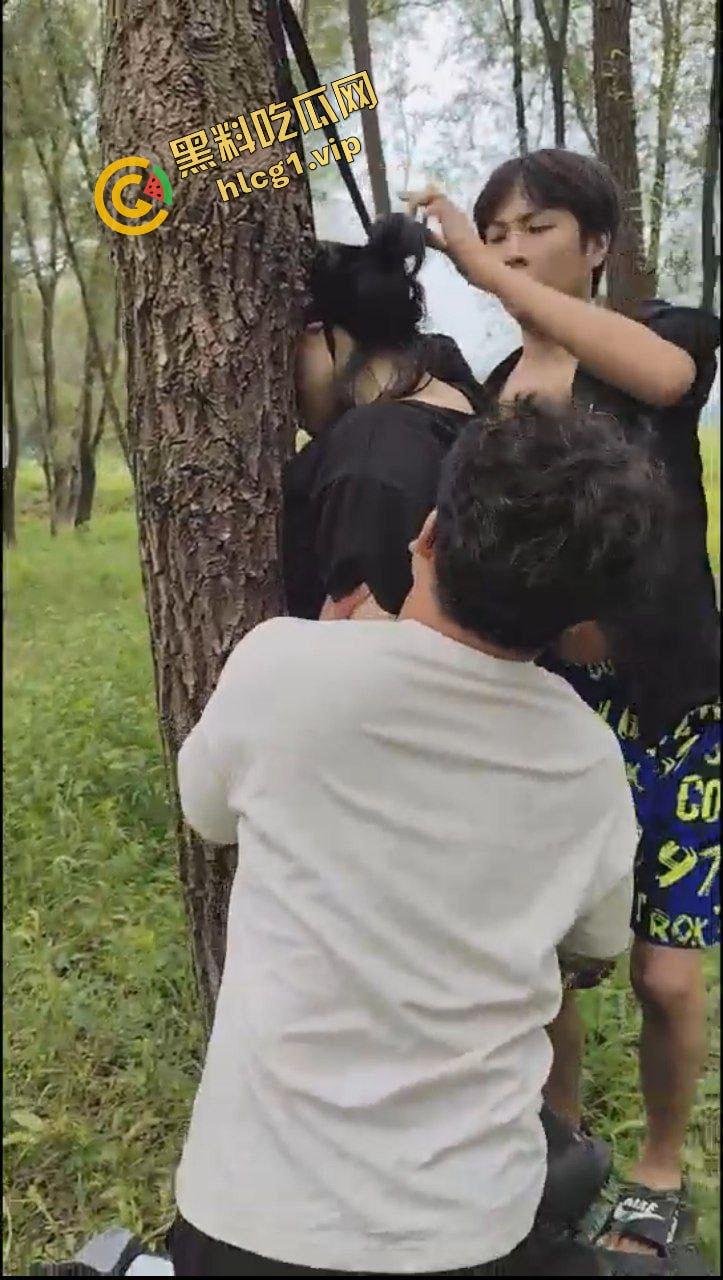 河南台前县 抑郁症女子树林上吊自缢!被路人发现并报警 全程拍摄!-6