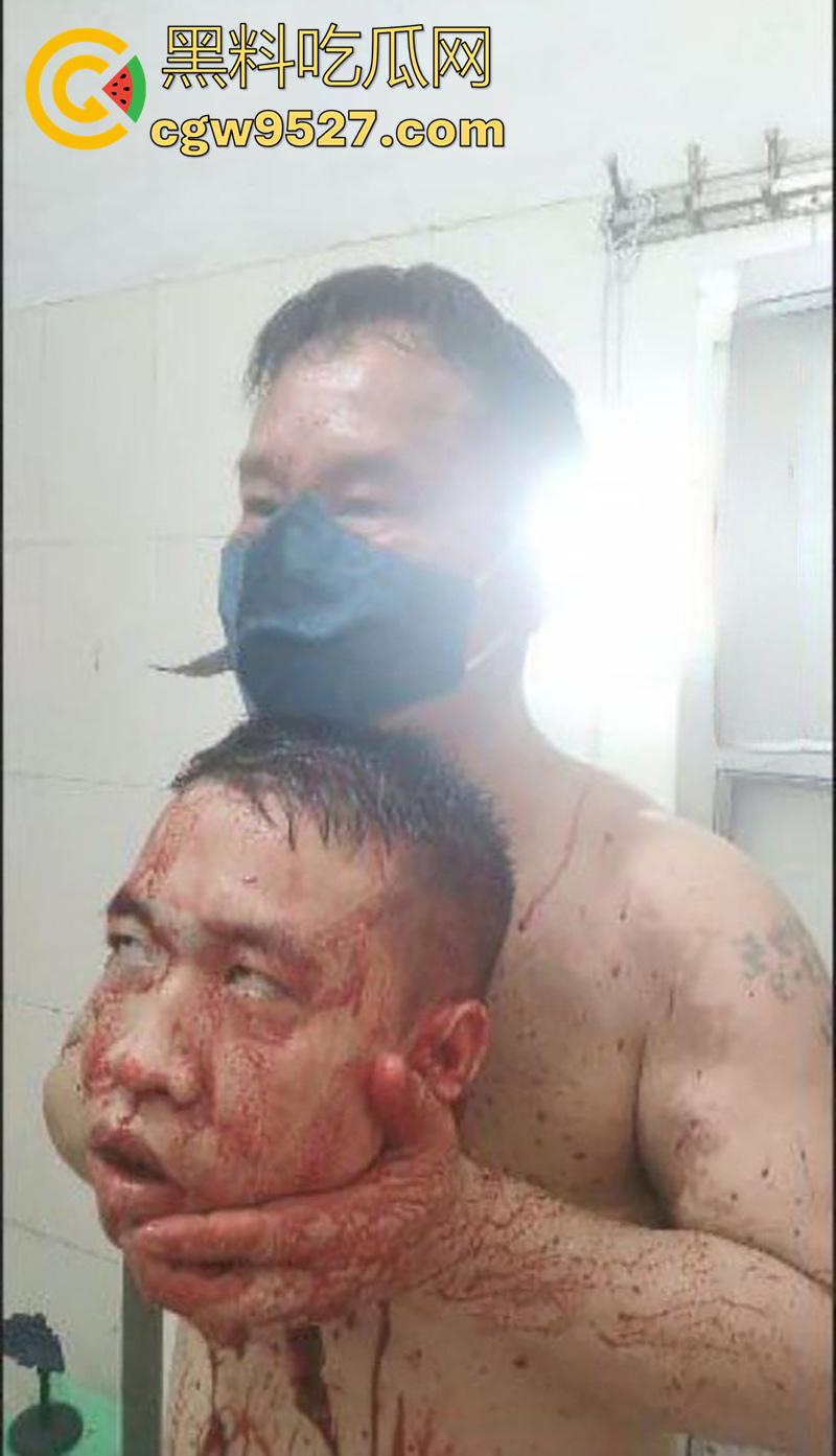 暗网越南屠夫案,男子自愿被杀,多角度砍头血如泉涌,干脆利落几秒剁头,现场原视频流出!-2