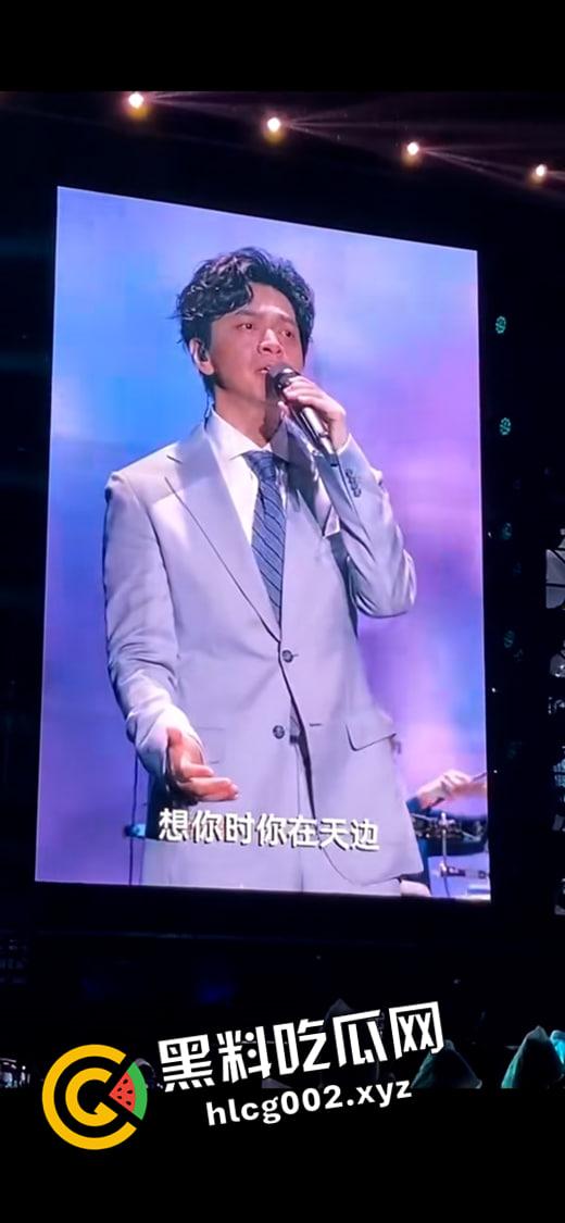 【张韶涵】昆山商演拉稀现场!前排恶臭难闻高喊退票 微博公关删热搜 这下真的是追星追到拉稀了都-7