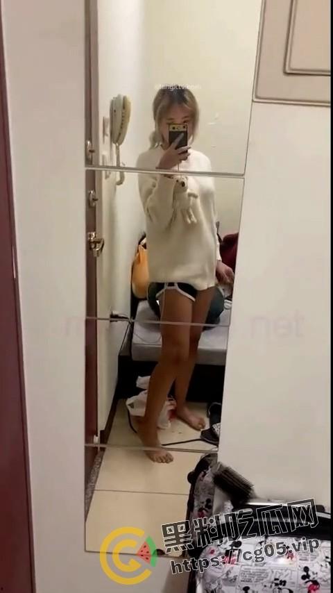 广西南宁朝阳区精神小妹被网调 私密自拍被流出 精神小妹带纹身 先天网调圣体-1