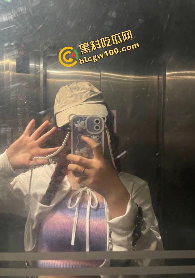 瓜友独家投稿曝光！安徽合肥滥交贱逼女『顾小清』脚踏两只船 出轨男友约炮大哥 各种操逼淫叫流出！-2