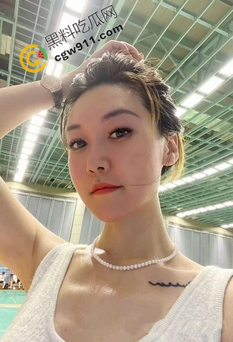 深圳性感女老板【刘丽芳】不雅视频爆出,饥渴人妻包男小三释放欲望,镜头前自慰展骚穴,露奶挨操尽显淫乱-8