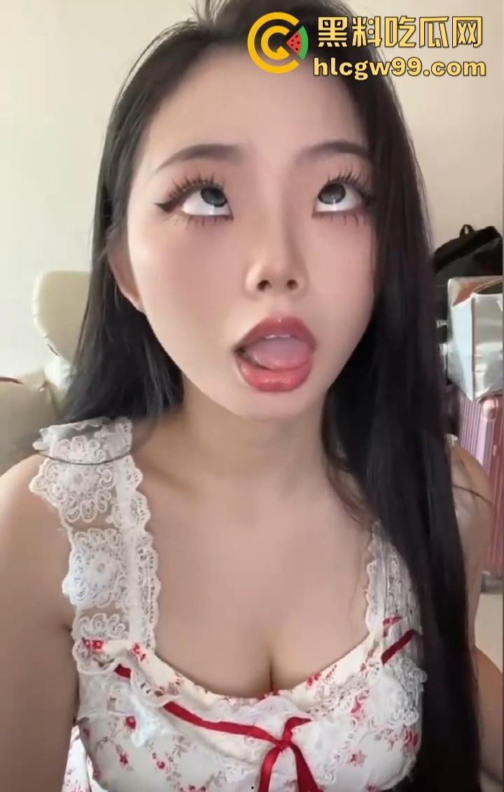 抖音『狐妍 』江西小坦克,彩礼漫天要价,大哥8K连送福利视频带骗炮,爽完直接跑路,白操这辆小坦克!-5