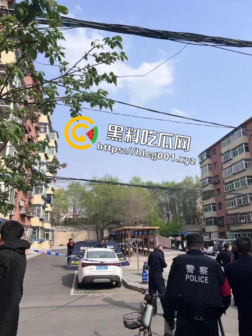沈阳铁西区又出现砍人事件被砍的头部全身是血 画面血腥 这是多大的仇-6