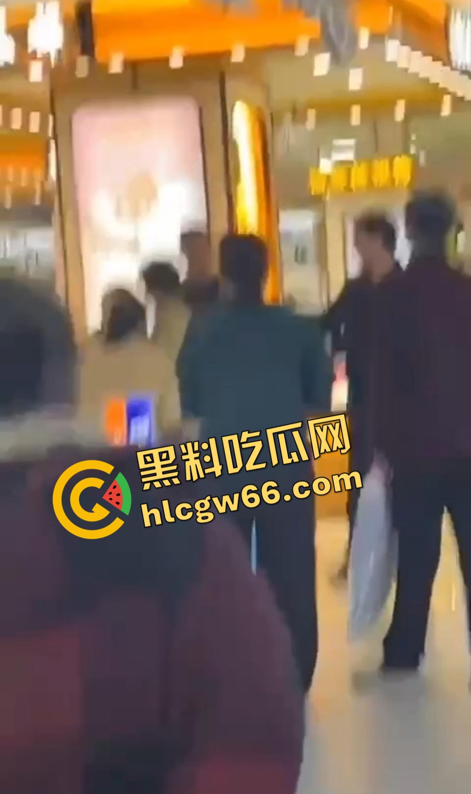 郑口信誉楼金逼事件刷屏,老凤祥主任当小三,一炮一万?原配GPS监听全程,宾馆淫声浪语全曝光!-9