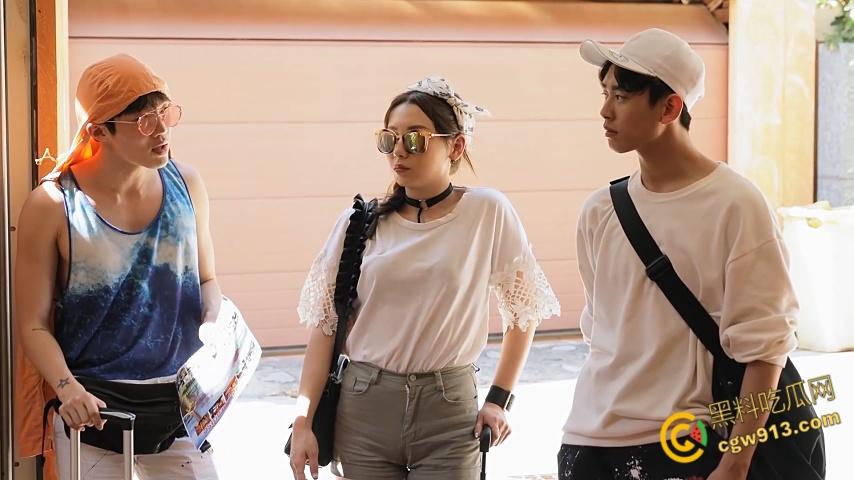 韩国高清三级《红色比基尼》,富家女偷拍闺蜜夫妻做爱,反被闺蜜男友强推爆操,闺蜜秒变情敌 !-1