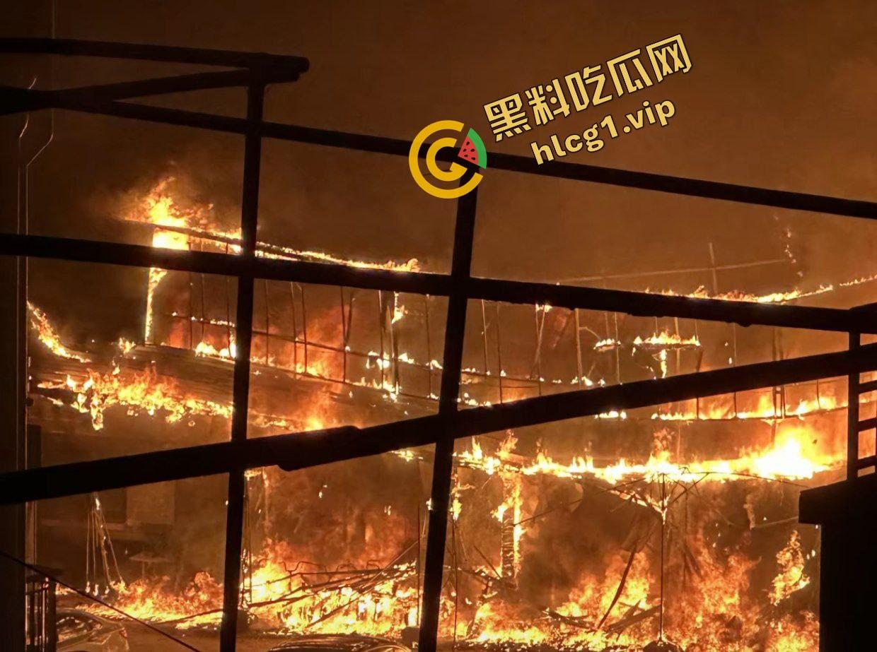 佛山顺德三桂市场 电动车自燃引燃多家商铺 大型火灾!-6