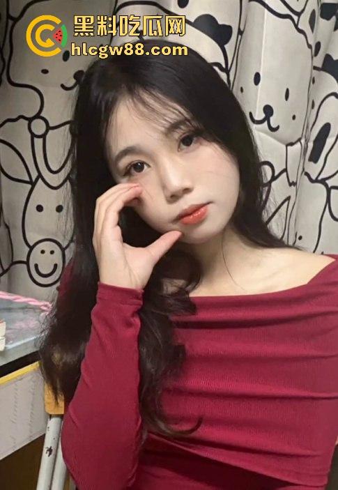 江苏徐州清纯嫩妹【李凝珠】生活照和现实的反差 母狗配丝袜 骚穴随便插 男友炮友直呼太过瘾!-3